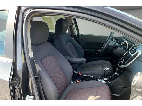 Used 2018 Chevrolet Sonic LT w/ True North Edition FWD image 10