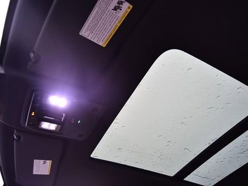 New 2026 Volkswagen Atlas Cross Sport SE image 21