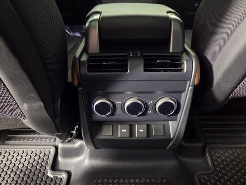Used 2023 Land Rover Defender 110 X AWD/4WD image 26