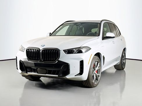 New 2026 BMW X5 xDrive50e w/ M Sport Package image 3