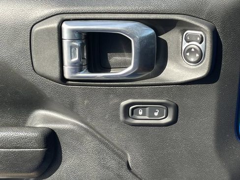 Used 2023 Jeep Wrangler Unlimited Rubicon 4xe AWD/4WD image 27