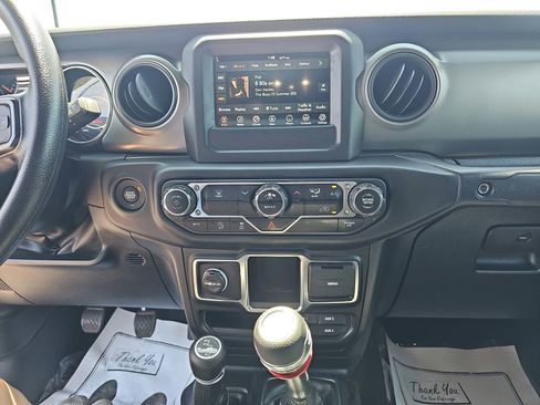 Used 2022 Jeep Gladiator Sport AWD/4WD image 21