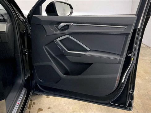 Certified 2023 Audi Q3 2.0T Premium w/ Black Optic Sport Package image 25