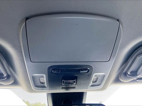 Used 2022 Toyota Camry SE FWD image 31