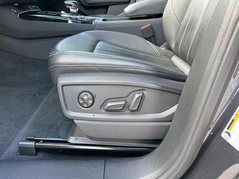 Used 2023 Audi Q5 2.0T Premium w/ Convenience Package image 16