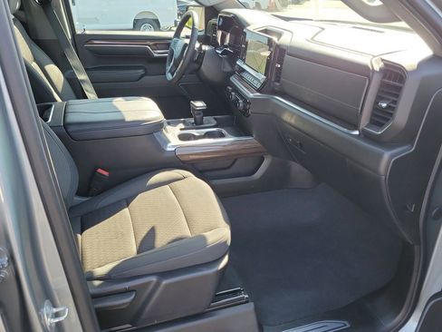 Used 2023 Chevrolet Silverado 1500 RST w/ Z71 Off-Road Package AWD/4WD image 18