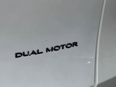 Used 2020 Tesla Model Y Long Range AWD/4WD image 17