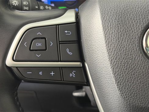 Used 2022 Toyota Highlander Bronze Edition image 17