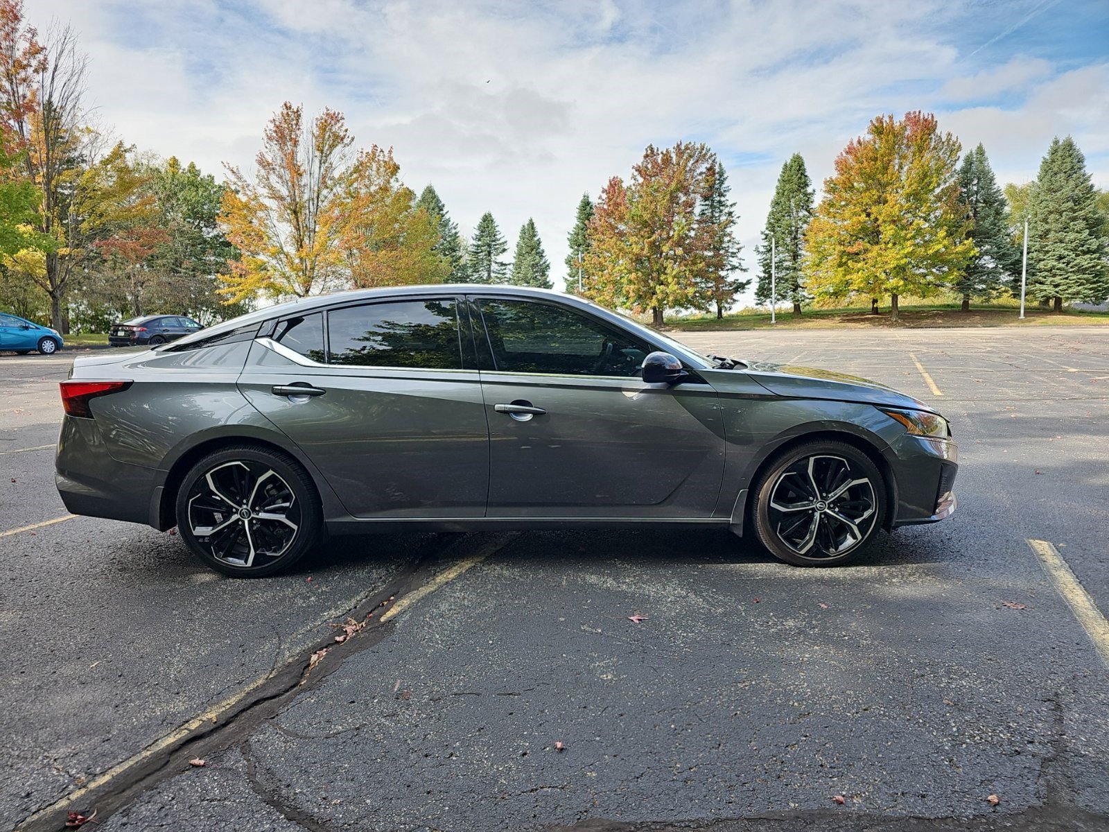 Used 2024 Nissan Altima 2.5 SR FWD image 7