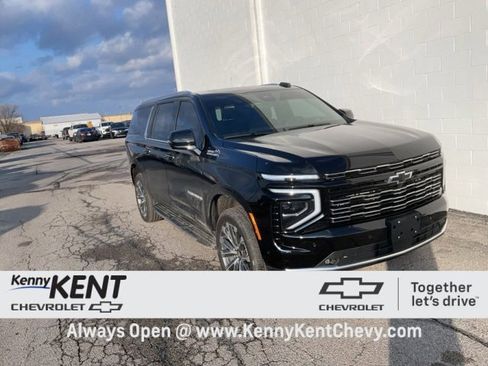 Used 2026 Chevrolet Suburban High Country w/ Sun And Tow Package image 1