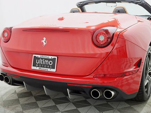 Used 2016 Ferrari California T RWD image 14
