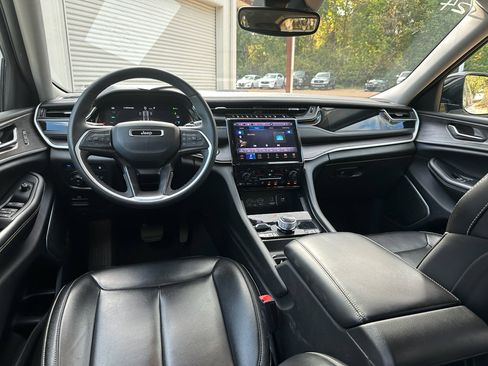 Used 2024 Jeep Grand Cherokee Limited 4xe image 10