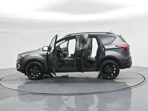 Used 2019 Ford Escape SE image 36