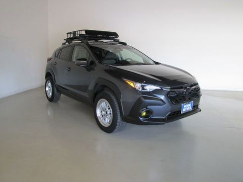 Used 2024 Subaru Crosstrek 2.0i Premium w/ Crosstrek Mirror Package AWD/4WD image 3