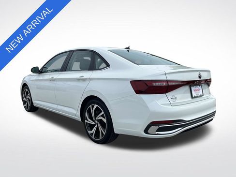 Used 2025 Volkswagen Jetta SEL FWD image 5
