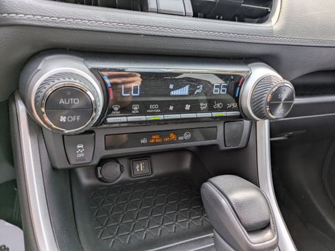 Certified 2024 Toyota RAV4 XLE image 18