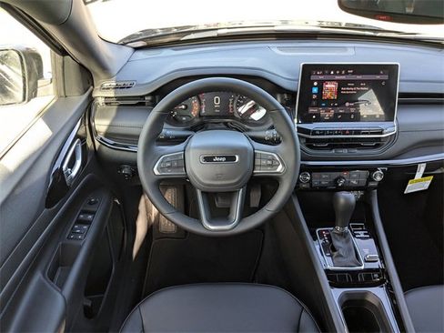 New 2026 Jeep Compass Latitude image 16