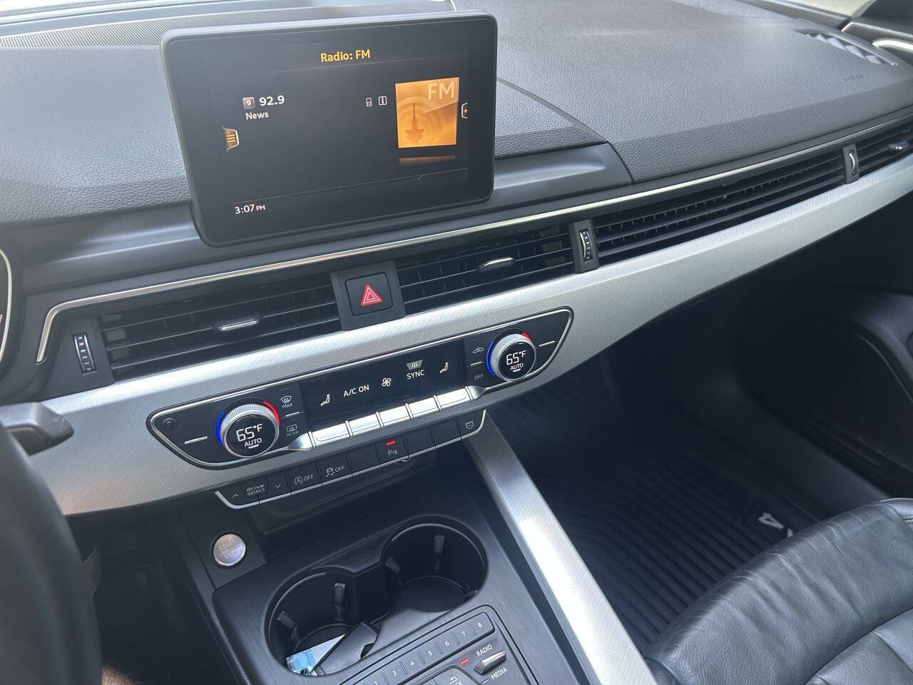 Used 2017 Audi A4 2.0T Premium FWD image 22