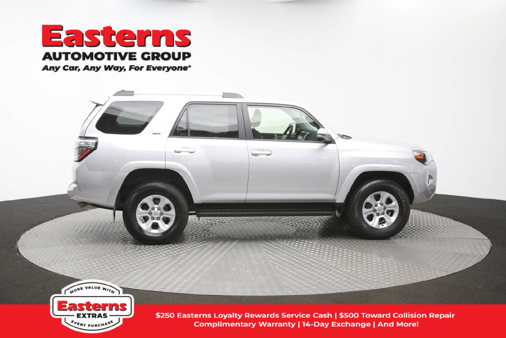 Used 2024 Toyota 4Runner SR5 AWD/4WD image 40