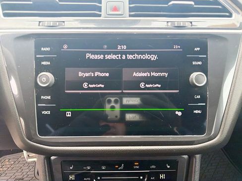 Used 2022 Volkswagen Tiguan SE R-Line image 31