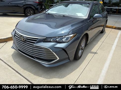 Used 2019 Toyota Avalon XLE w/ Moonroof Package FWD image 1