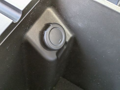 Used 2022 Nissan Frontier SV image 32