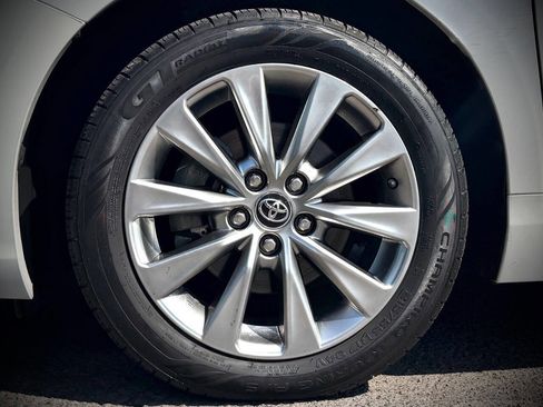 Used 2017 Toyota Camry XLE w/ Advanced Technology Package FWD image 15