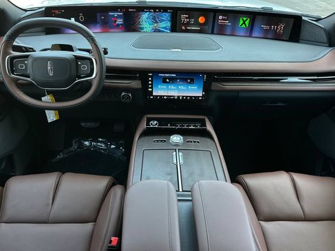 New 2026 Lincoln Navigator Reserve AWD/4WD image 12