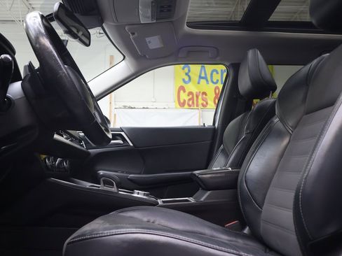 Used 2022 Mitsubishi Outlander SE image 19