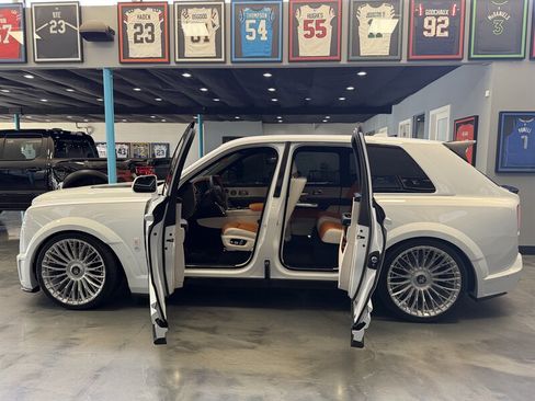 Used 2026 Rolls-Royce Cullinan AWD/4WD image 1