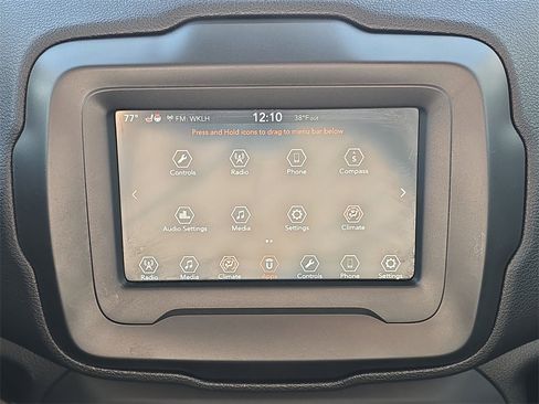 Used 2018 Jeep Renegade Limited image 14