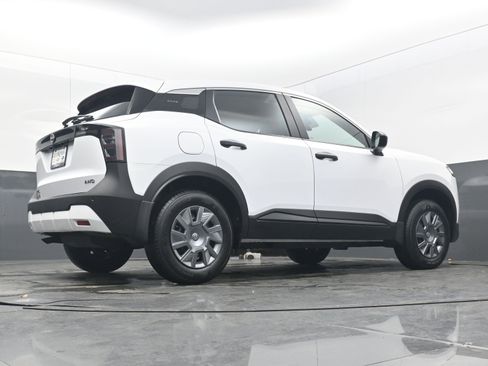 Certified 2025 Nissan Kicks S image 26