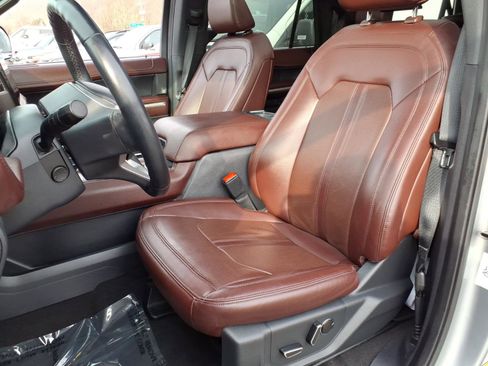 Used 2024 Ford Expedition Max Limited image 6