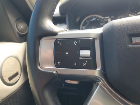 Used 2023 Land Rover Discovery S image 27