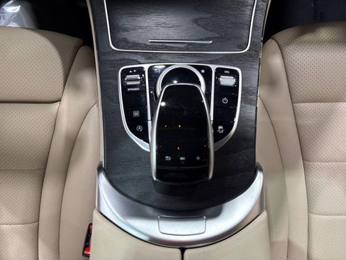 Used 2018 Mercedes-Benz GLC 300 w/ Multimedia Package image 78