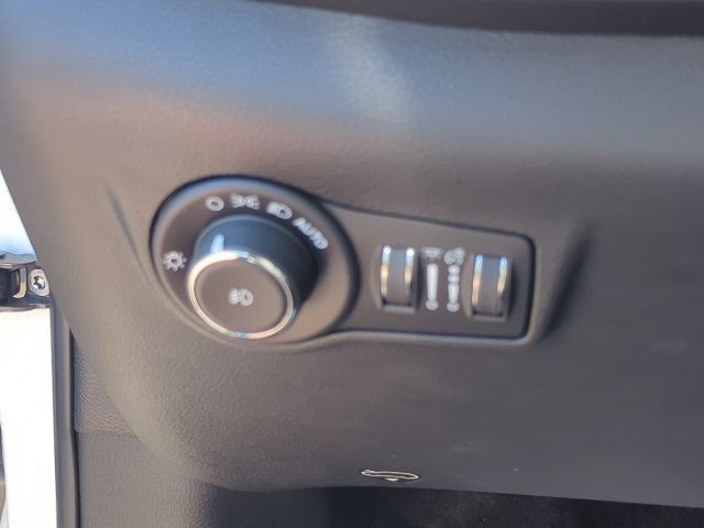 Used 2025 Jeep Compass Latitude AWD/4WD image 20