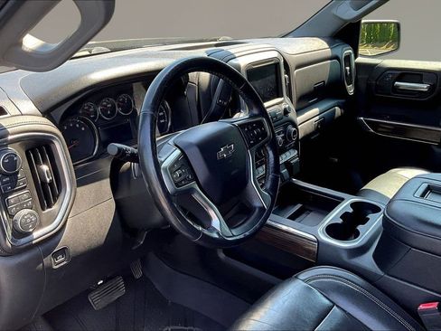 Used 2019 Chevrolet Silverado 1500 LT Trail Boss AWD/4WD image 15
