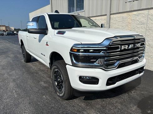 Used 2026 RAM 2500 Laramie AWD/4WD image 2