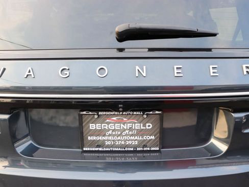 Used 2024 Jeep Wagoneer Series II AWD/4WD image 72