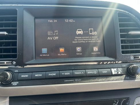 Used 2017 Hyundai Elantra SE FWD image 11