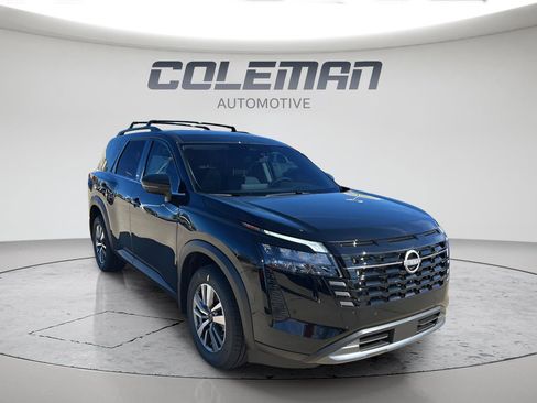 New 2026 Nissan Pathfinder SL image 3
