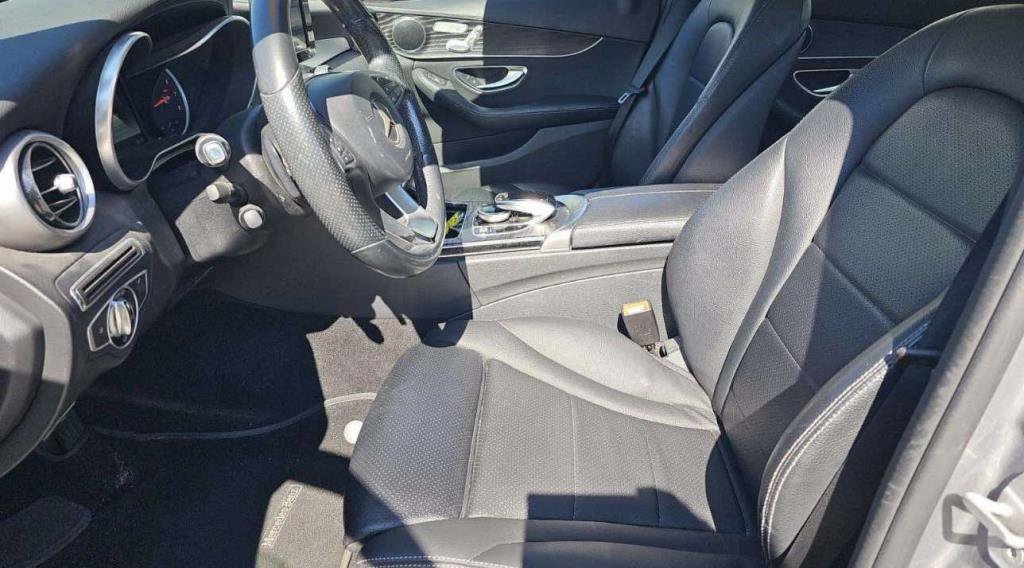Used 2016 Mercedes-Benz C 300 4MATIC Sedan image 3