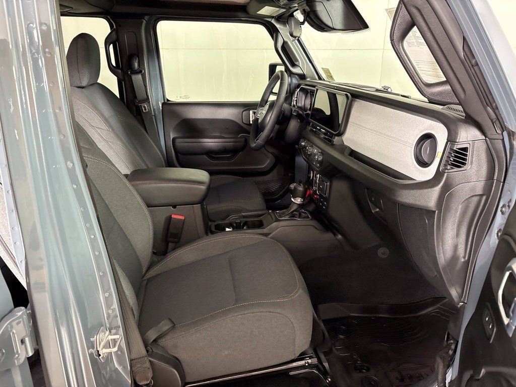 Used 2026 Jeep Wrangler Unlimited Sport AWD/4WD image 16