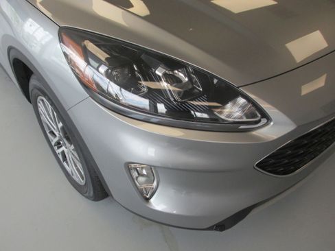 Used 2022 Ford Escape SEL w/ Technology Package image 9