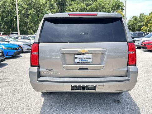 Used 2017 Chevrolet Suburban LT w/ Luxury Package AWD/4WD image 5