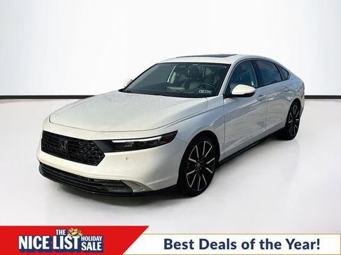 Used 2023 Honda Accord Touring image 3