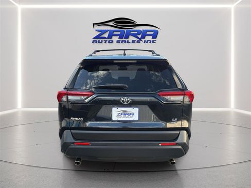 Used 2019 Toyota RAV4 LE w/ All Weather Liner Package AWD/4WD image 6