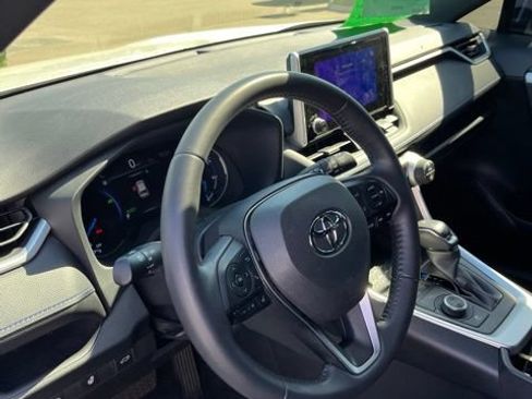Used 2023 Toyota RAV4 SE w/ Convenience Package AWD/4WD image 13