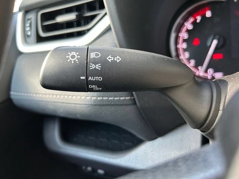 Used 2024 Toyota RAV4 XLE FWD image 22
