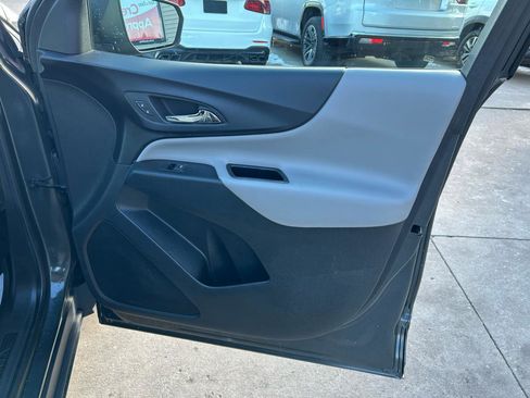Used 2018 Chevrolet Equinox LS image 16